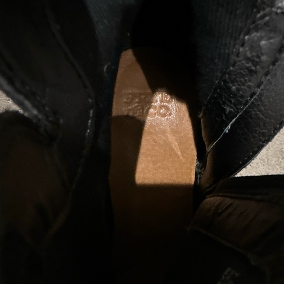 Frye & Co. Holly Zip Black Suede Booties Sz 7.5 - Picture 7 of 7